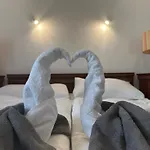Boni Csaladi Wellness 3* זלקרוס