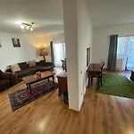 Boni Csaladi Wellness 3* זלקרוס