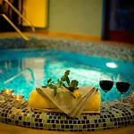 מלון Boni Csaladi Wellness 3*