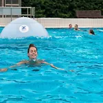 Boni Csaladi Wellness 3* זלקרוס