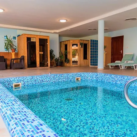 ホテル Boni Csaladi Wellness