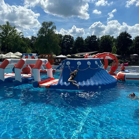 מלון Boni Csaladi Wellness 3*