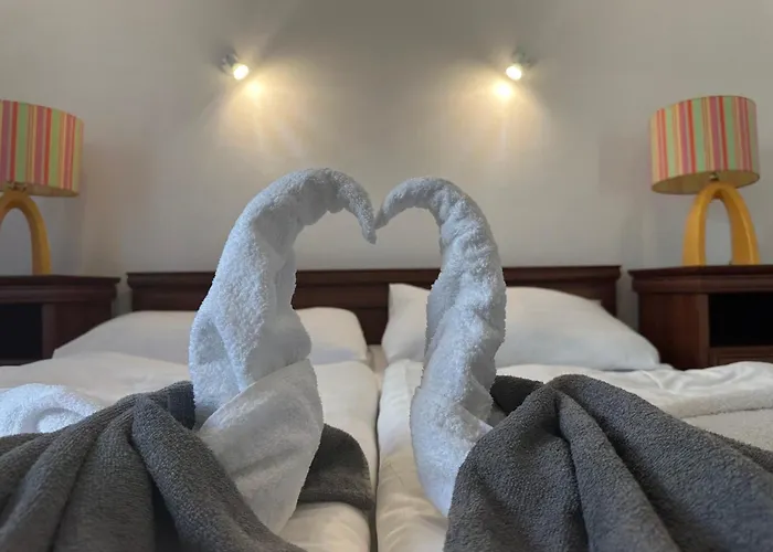 Boni Csaladi Wellness 3* זלקרוס