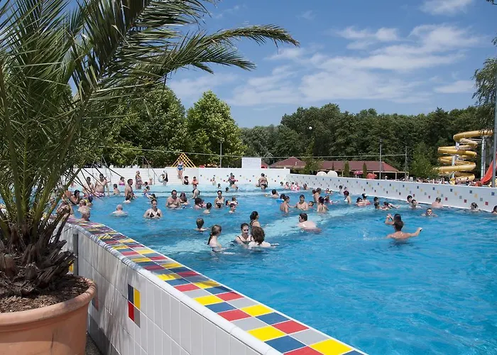 מלון Boni Csaladi Wellness זלקרוס