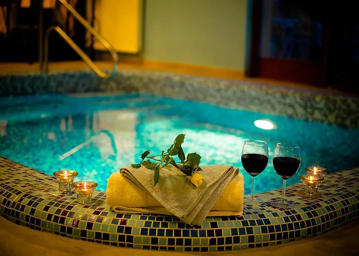מלון Boni Csaladi Wellness 3*